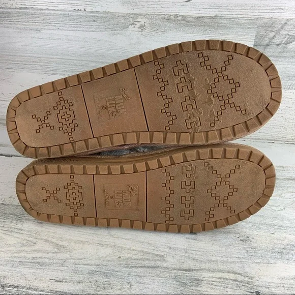 MUK LUKS Tan Grey Sweater Knit Booties Size 11 - Picture 10 of 10